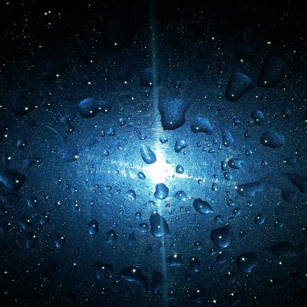 Капли на стекле