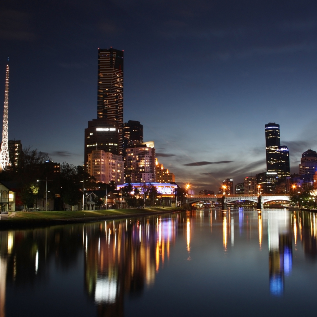 Ночное отражение города