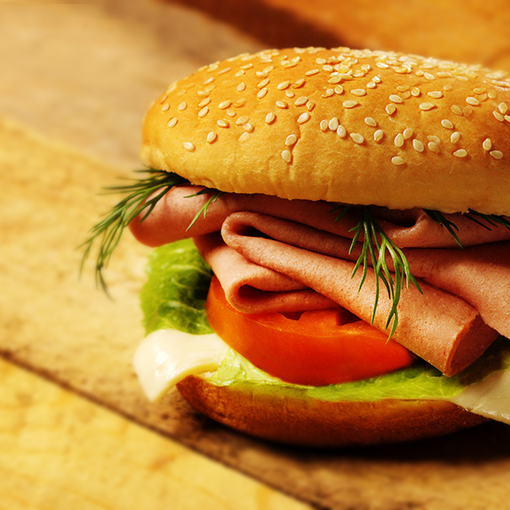 Гамбургер с ветчиной