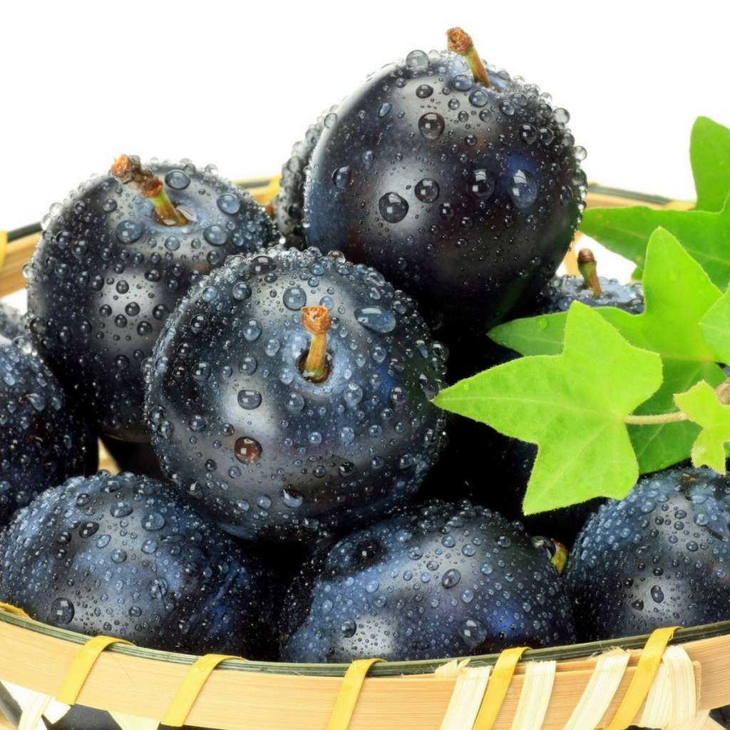 Спелая слива