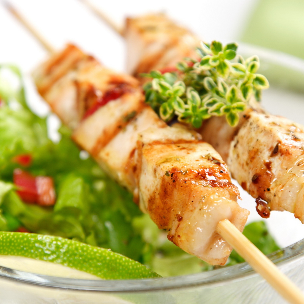 Шашлык на шпажках