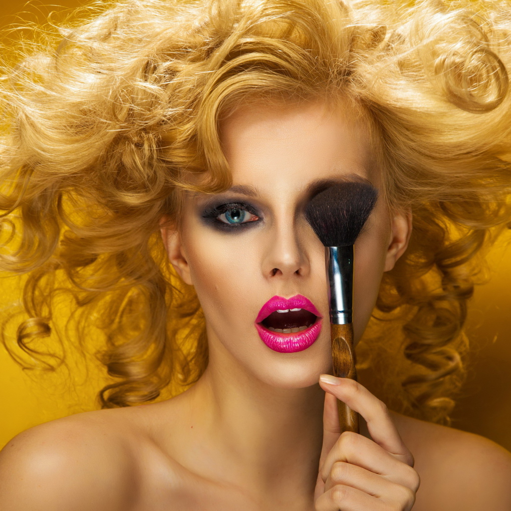 Красивая модель