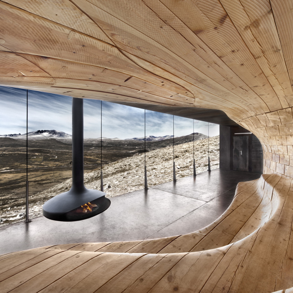 Комната с витражом