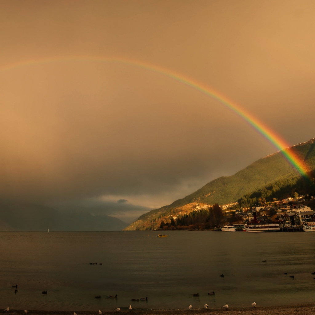 Радуга над озером