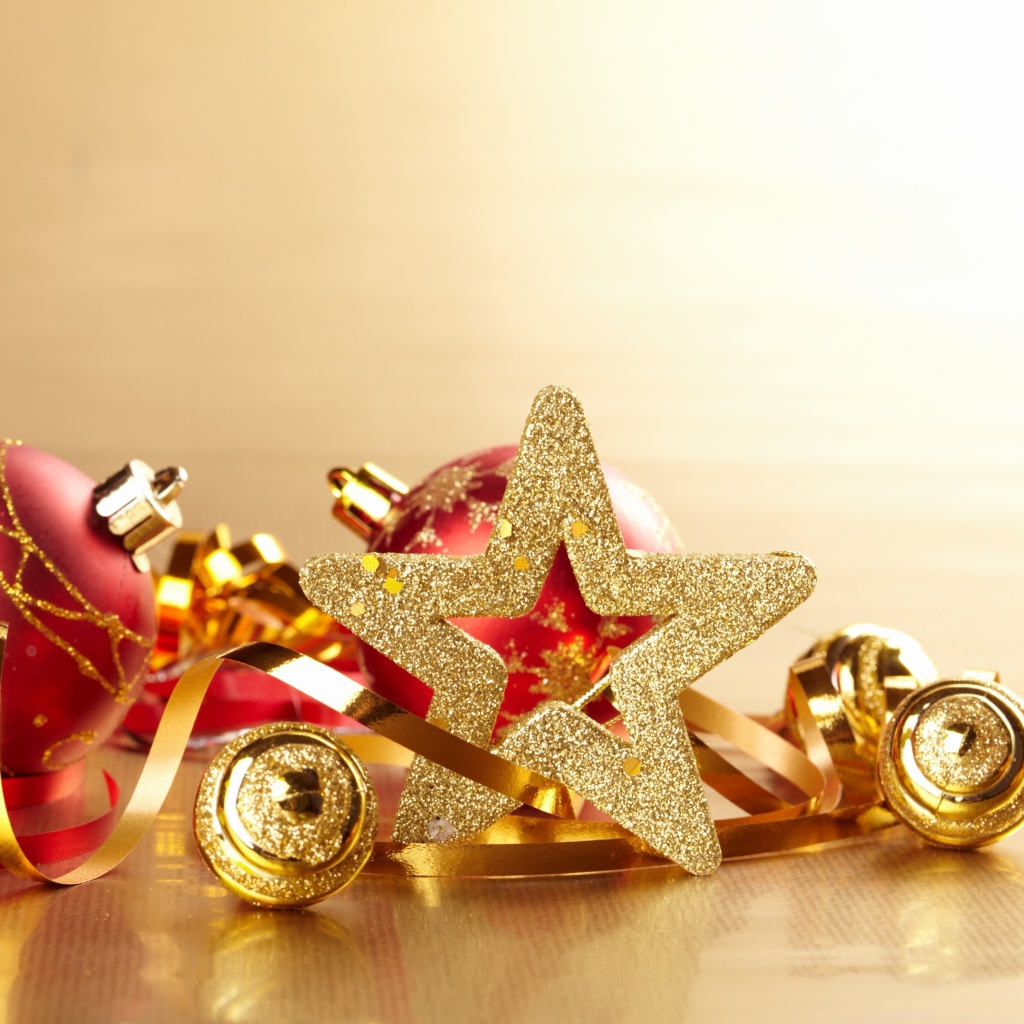 Красивые новогодние игрушки