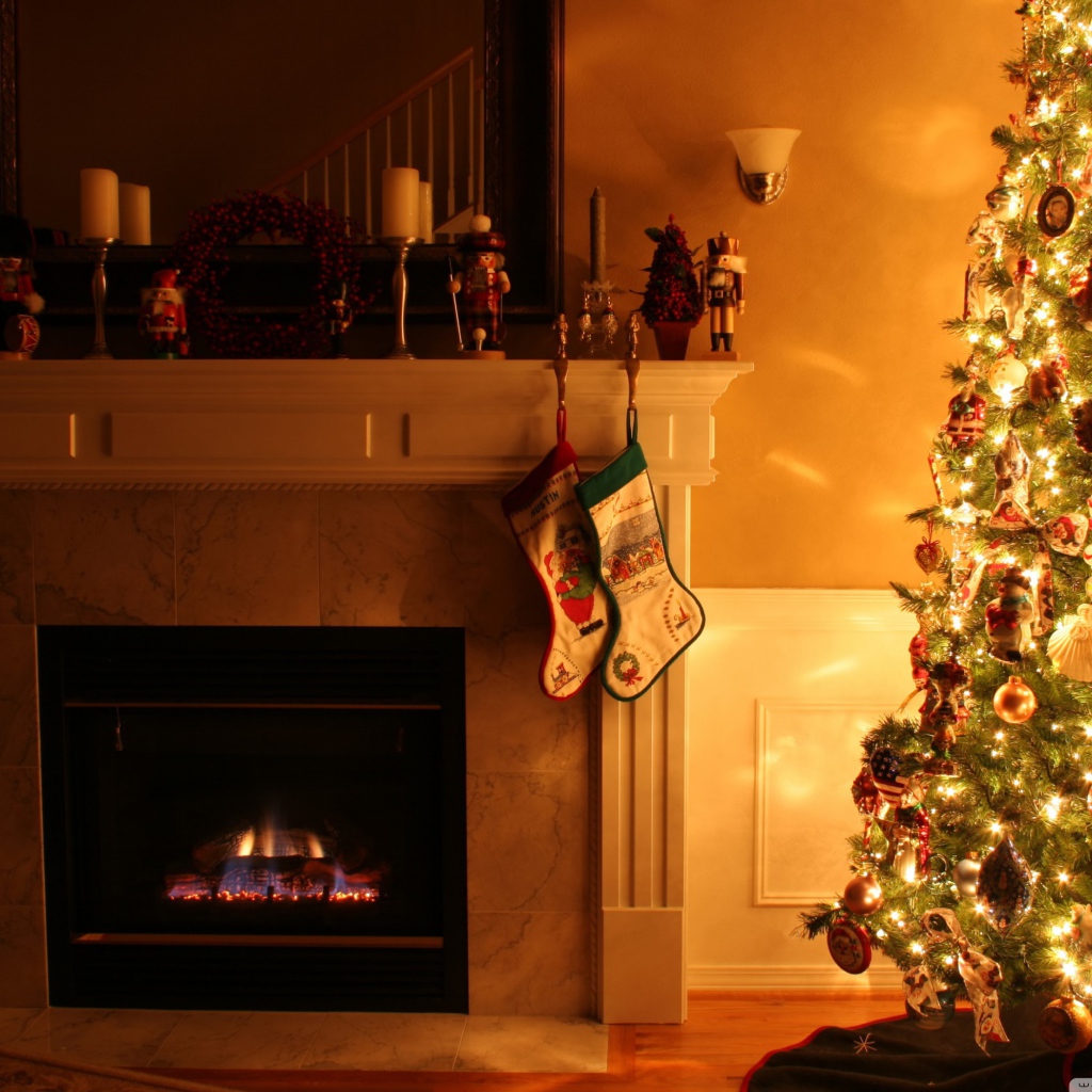 Светящиеся огни на елке