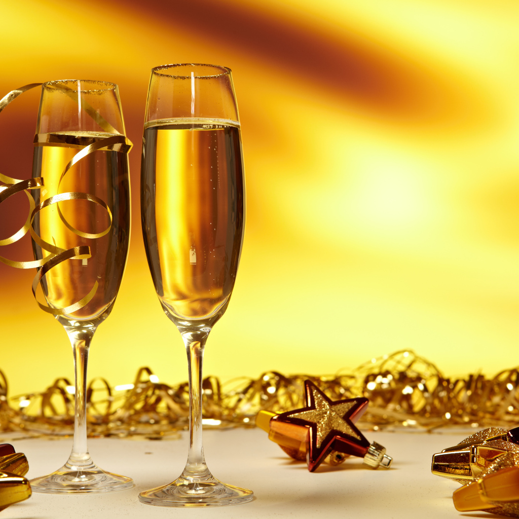 Бокалы с шампанским