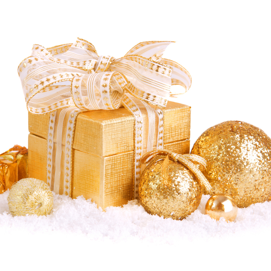 Новогодняя коробочка и шары