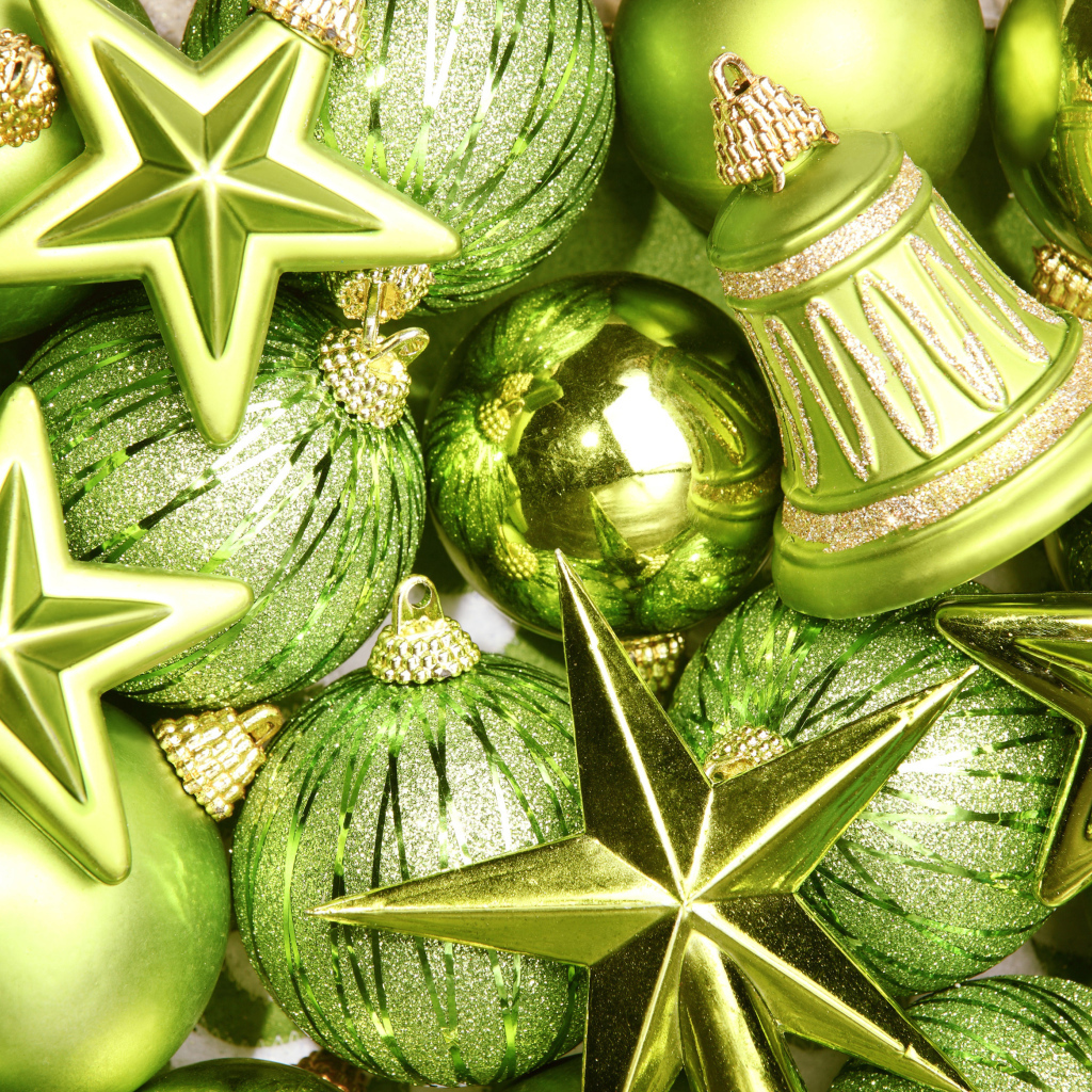 Зеленые шары и звезды