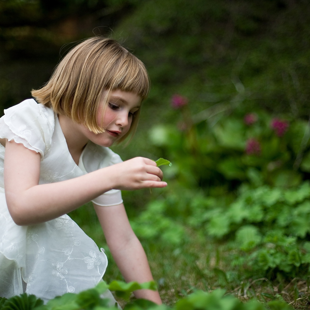 Девочка летом