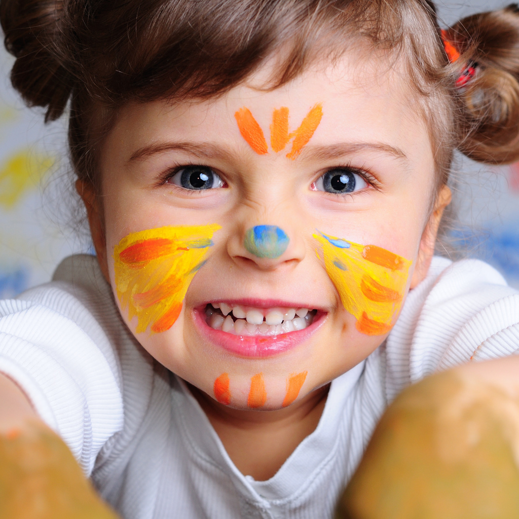 Разрисованный ребенок