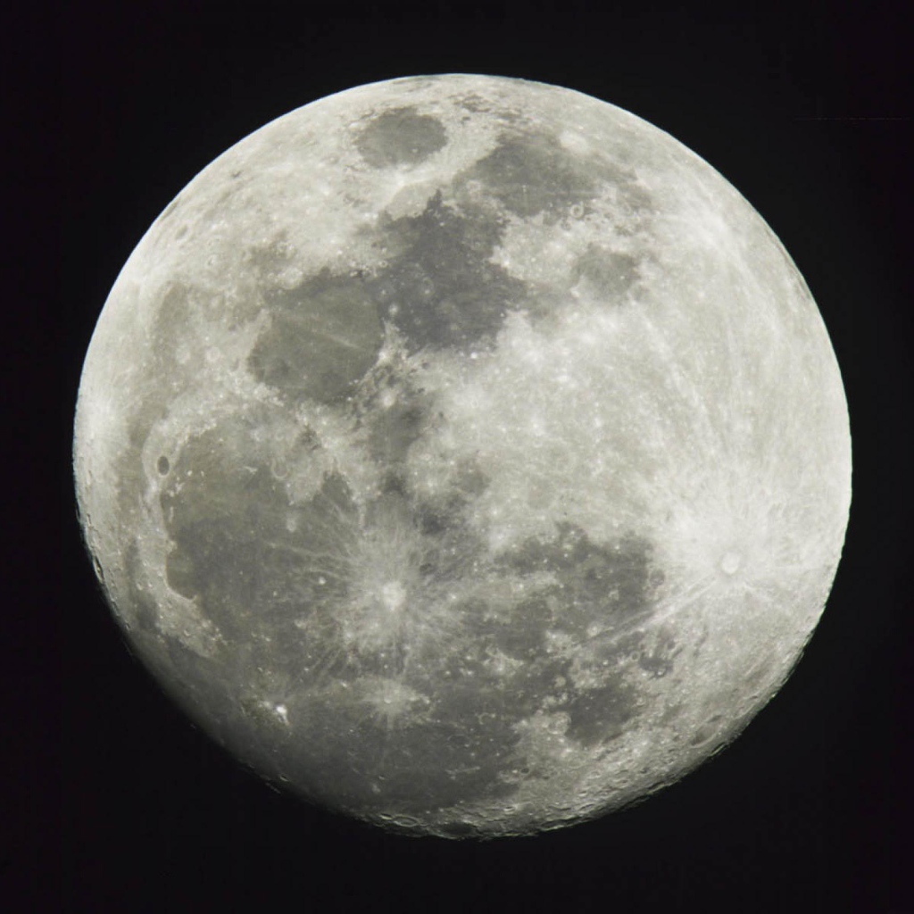 Полная Луна с Земли