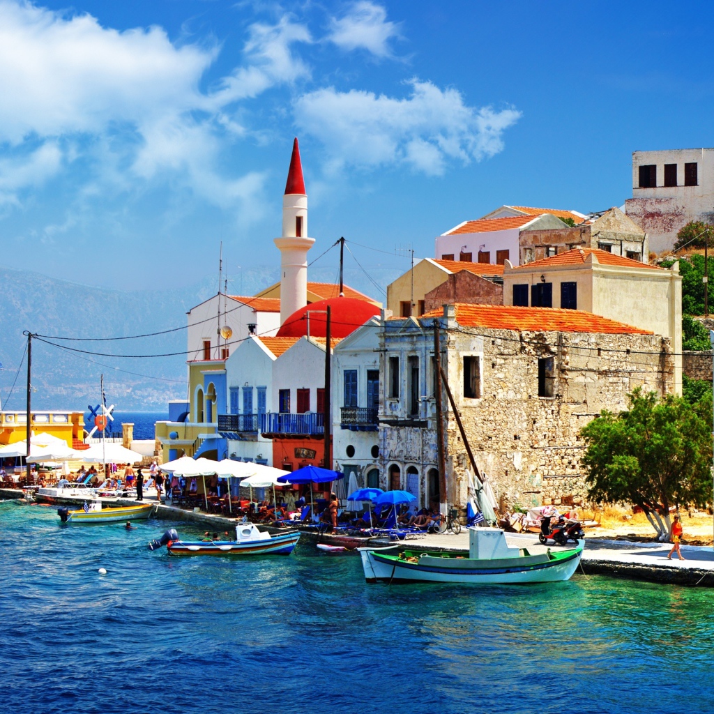 Набережная в Греции