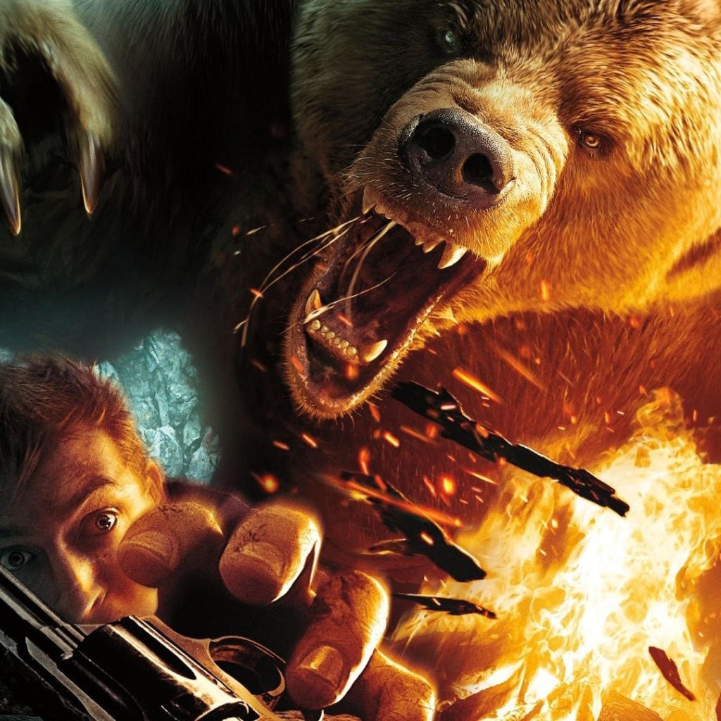 Медведь нападает на человека