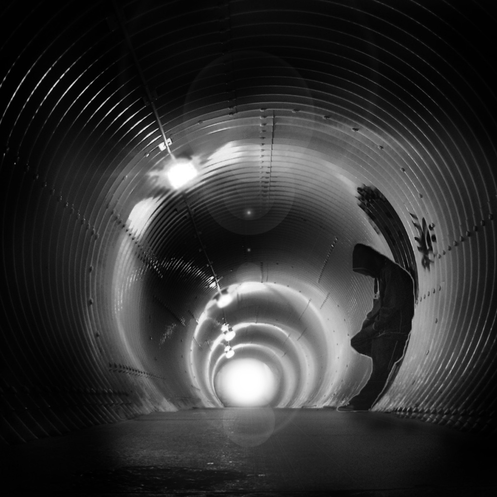 Человек в тоннеле