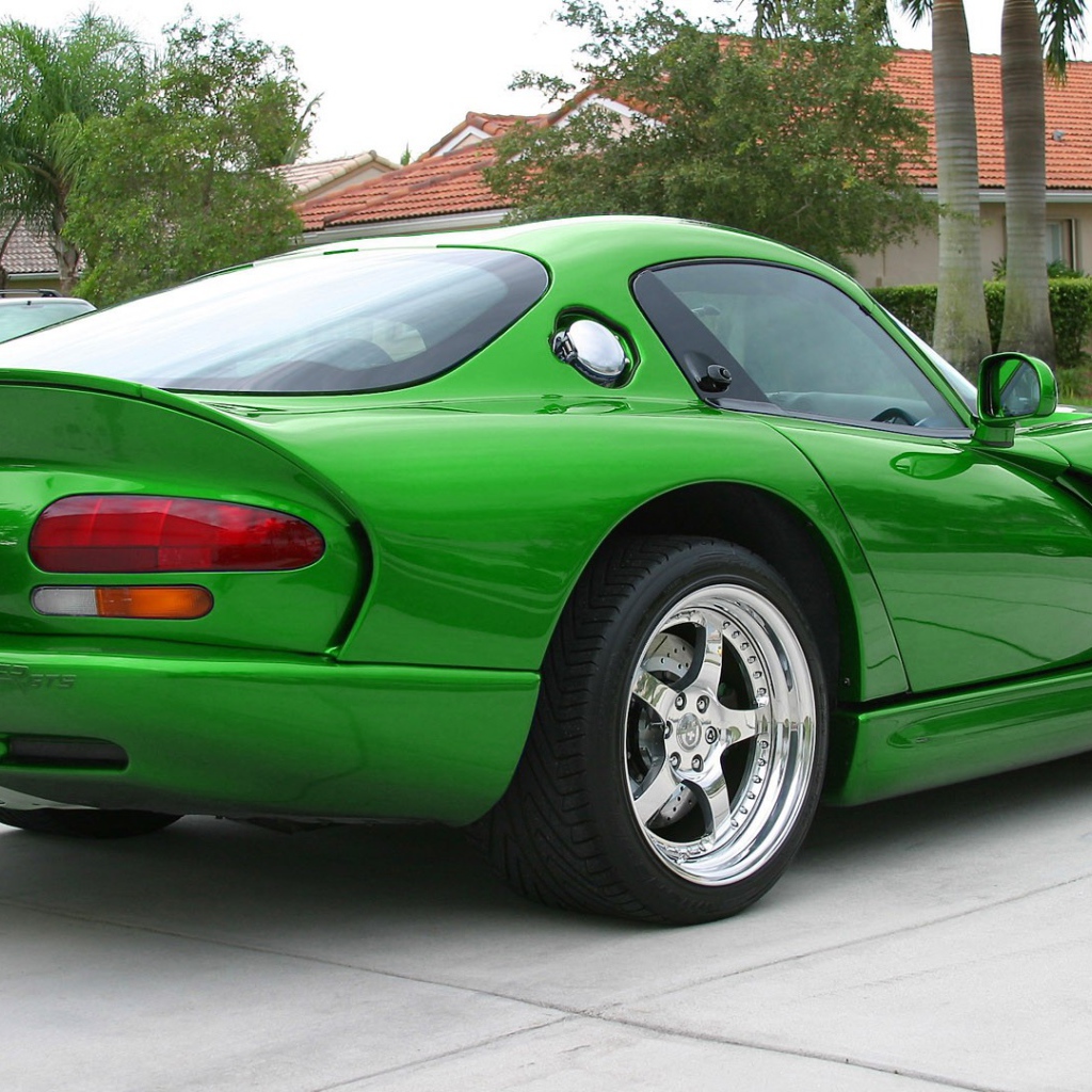 Зеленый Dodge Viper