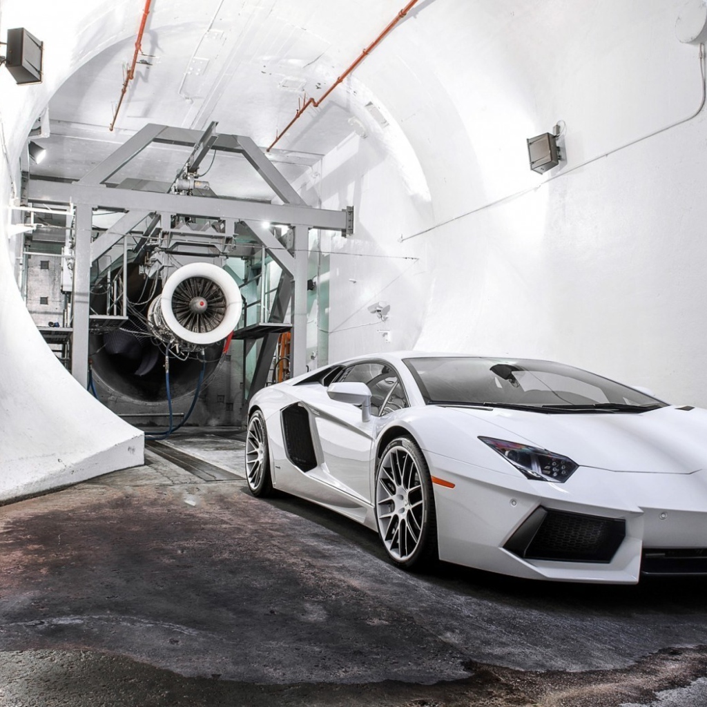 Lamborghini Aventador спортивный автомобиль