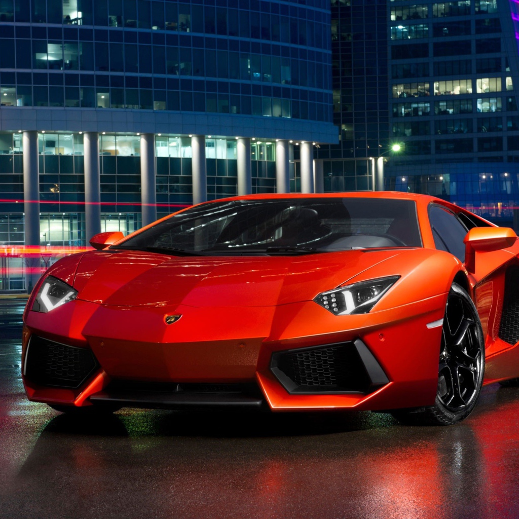 Красный Lamborghini Aventador