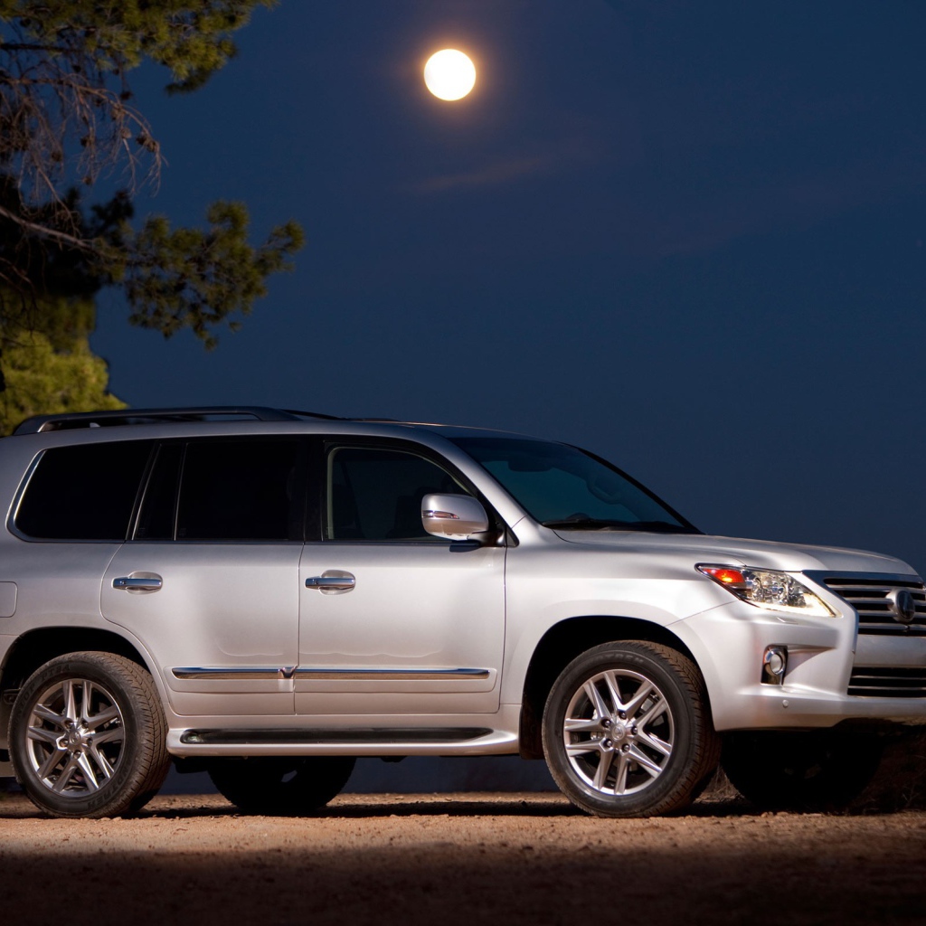 Лексус под луной