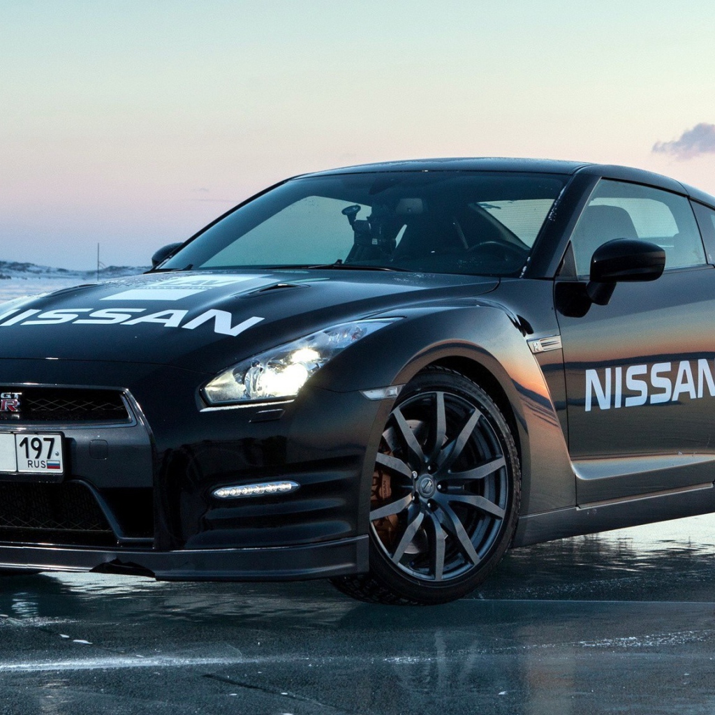 Ниссан на льду