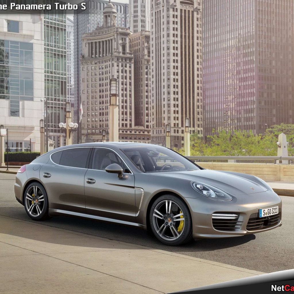 Porsche Panamera Turbo S в городе