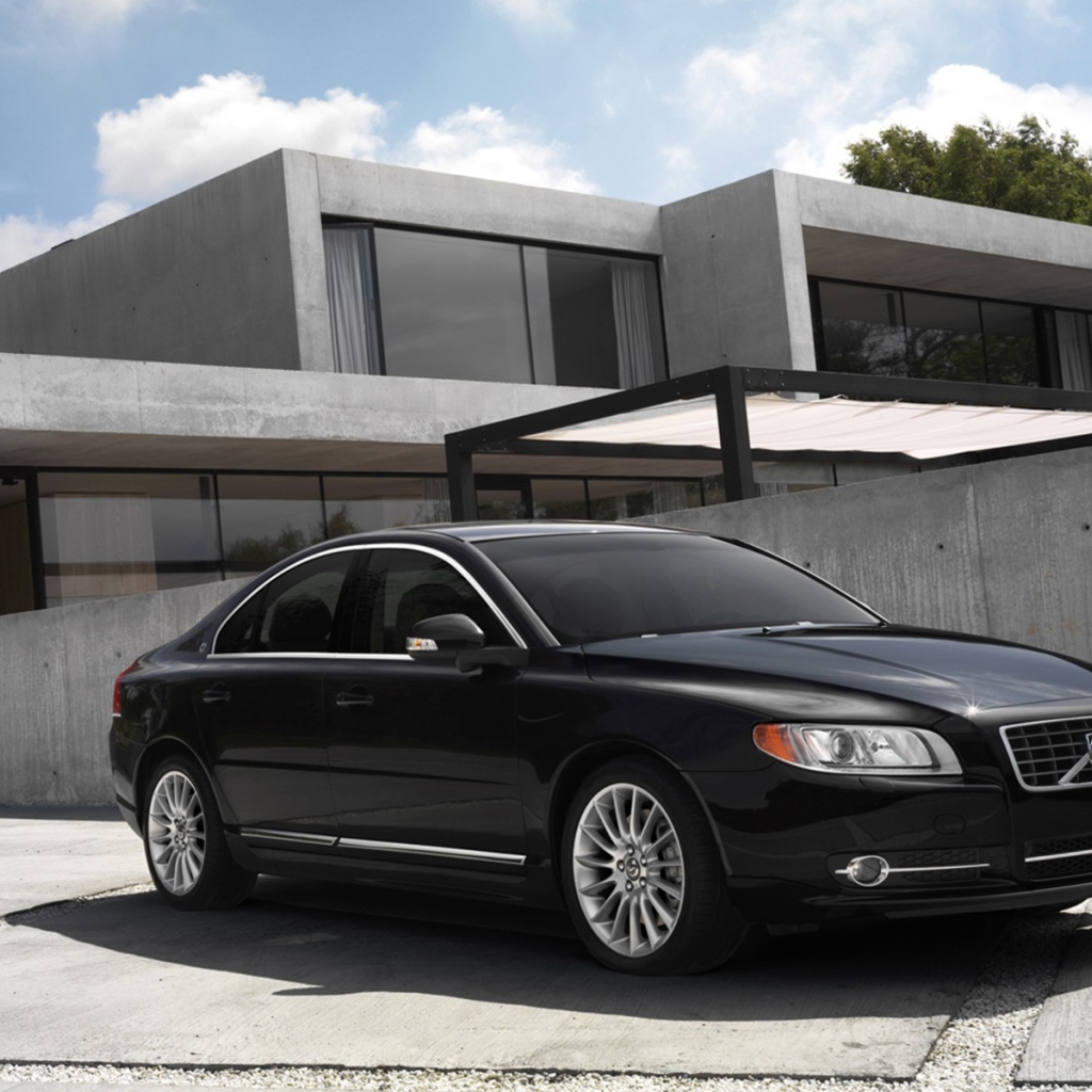 Черный Volvo S80