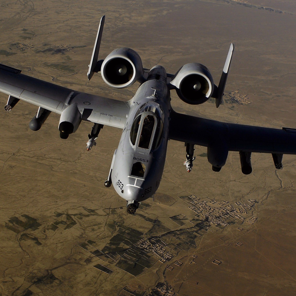 Военный самолет А-10