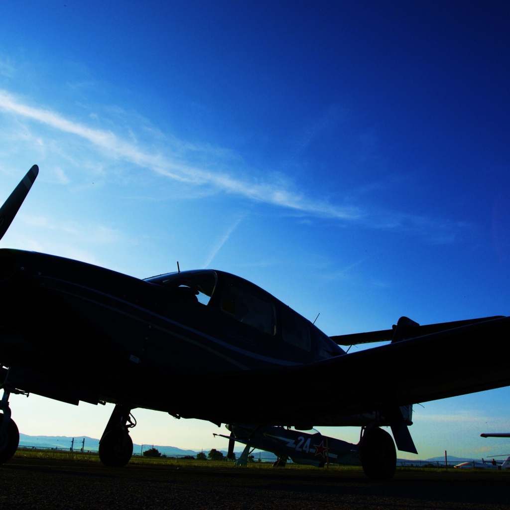 Старый самолет