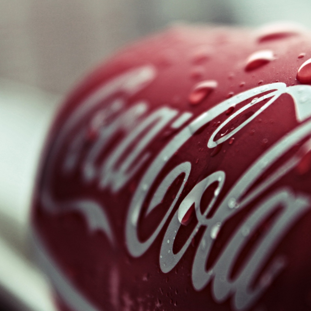 Холодная бутылка Coca Cola