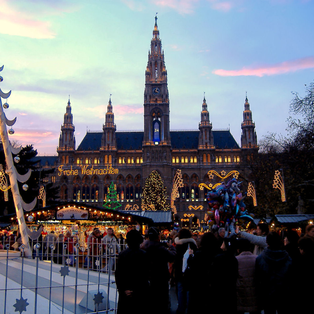 Вечерний город на рождество