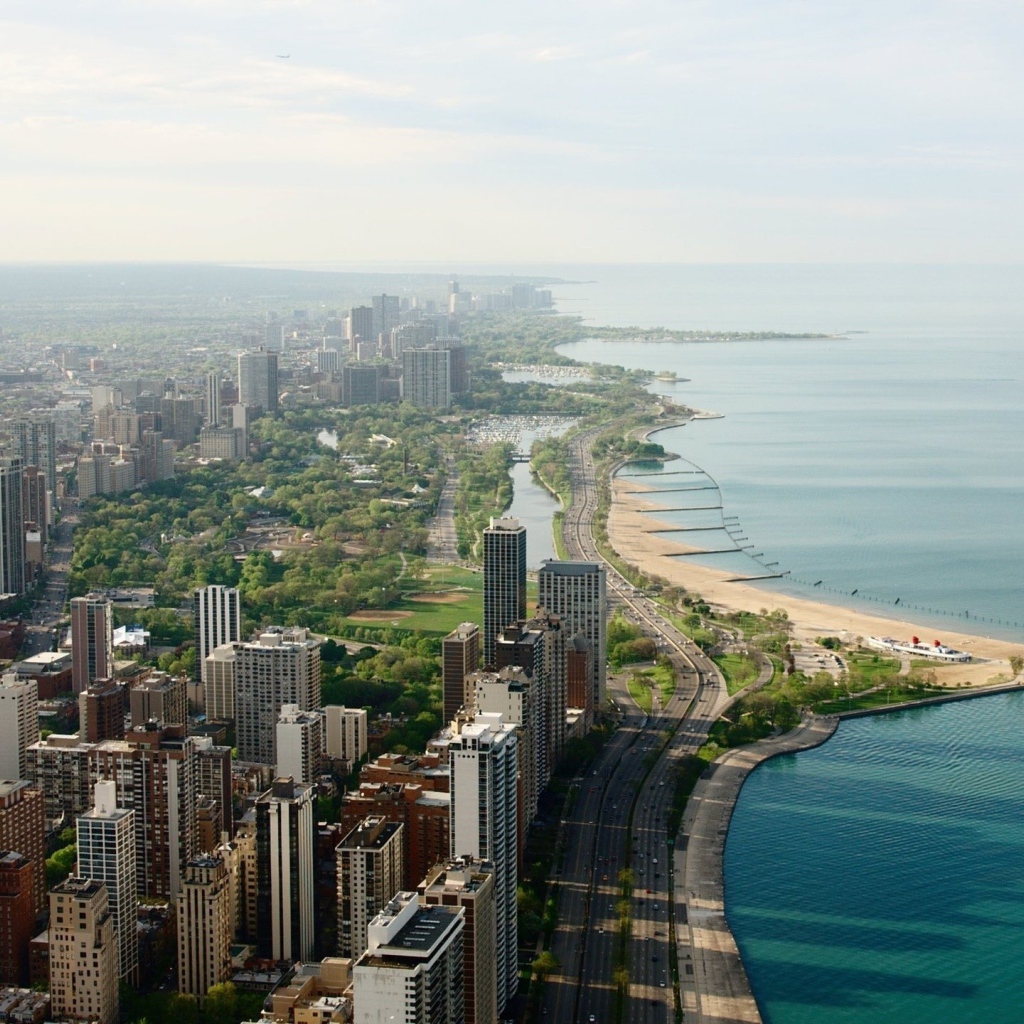 Городской пейзаж на берегу моря