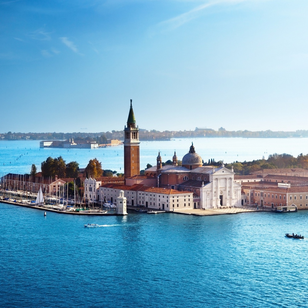 Город в море