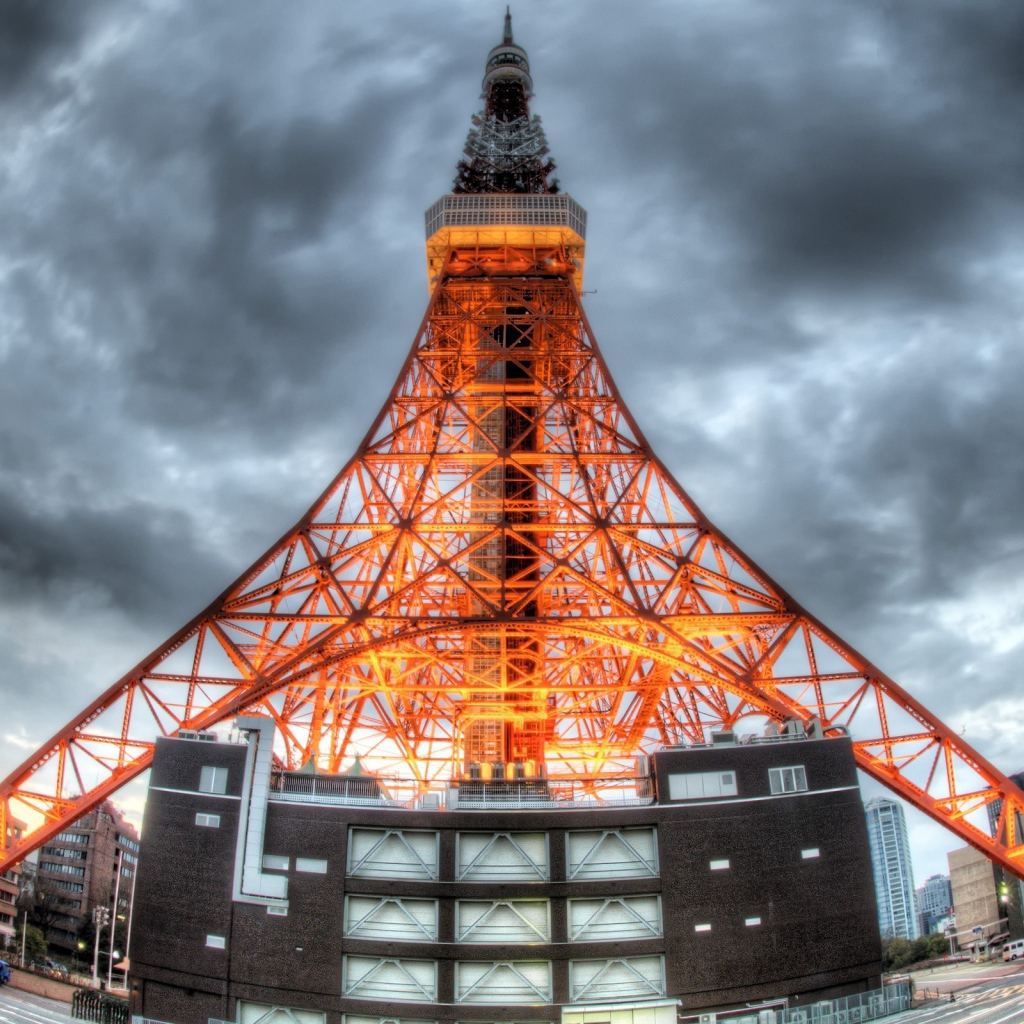 Теле башня в городе