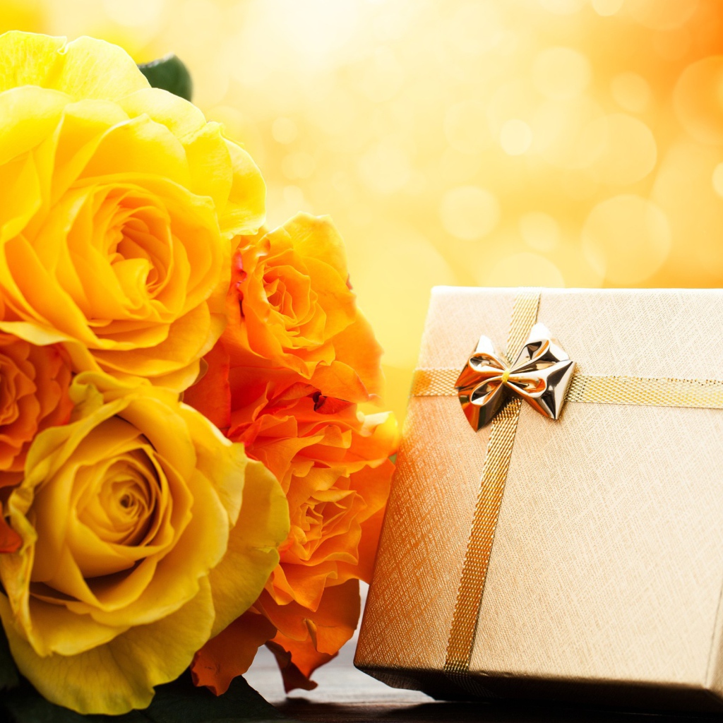 Подарок с желтыми цветами
