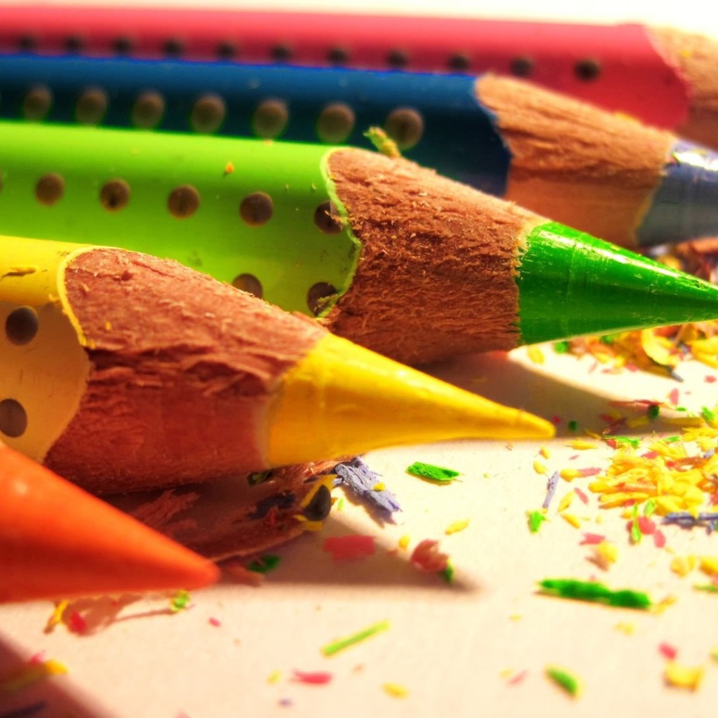  Заточеные цветные карандаши