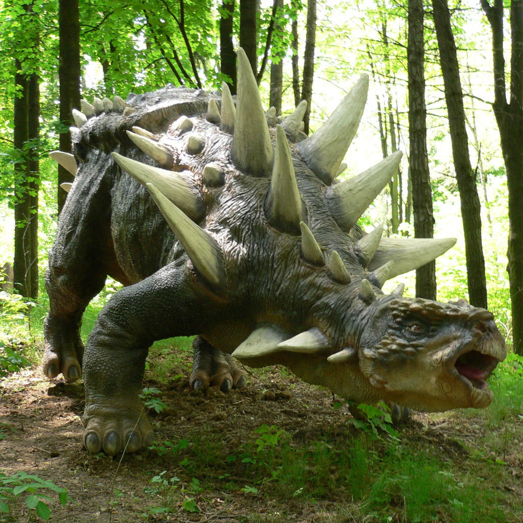 Динозавр в современном лесу