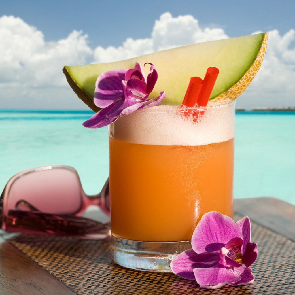 Коктейль и орхидеи