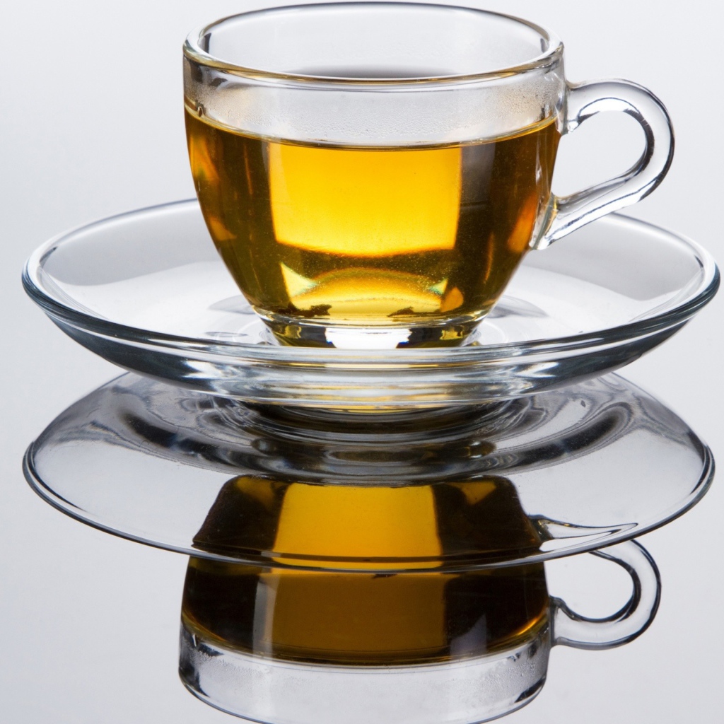 Чашка с зеленым чаем