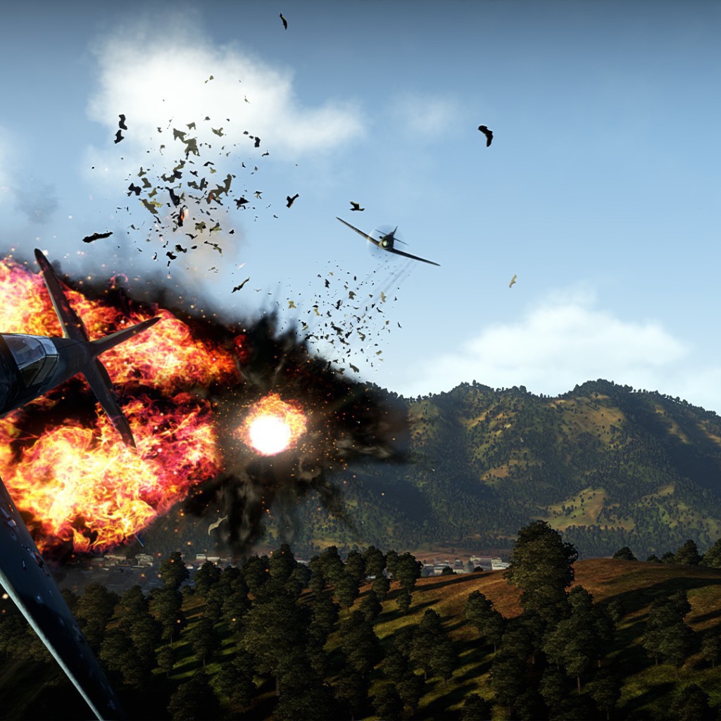 War Thunder самолет сильно пострадал