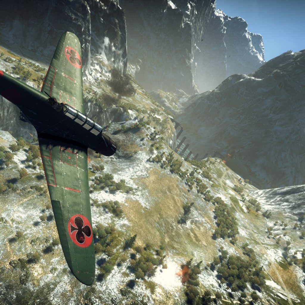 War Thunder военный самолет в горах