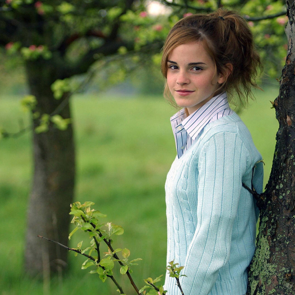 Эмма Ватсон на природе