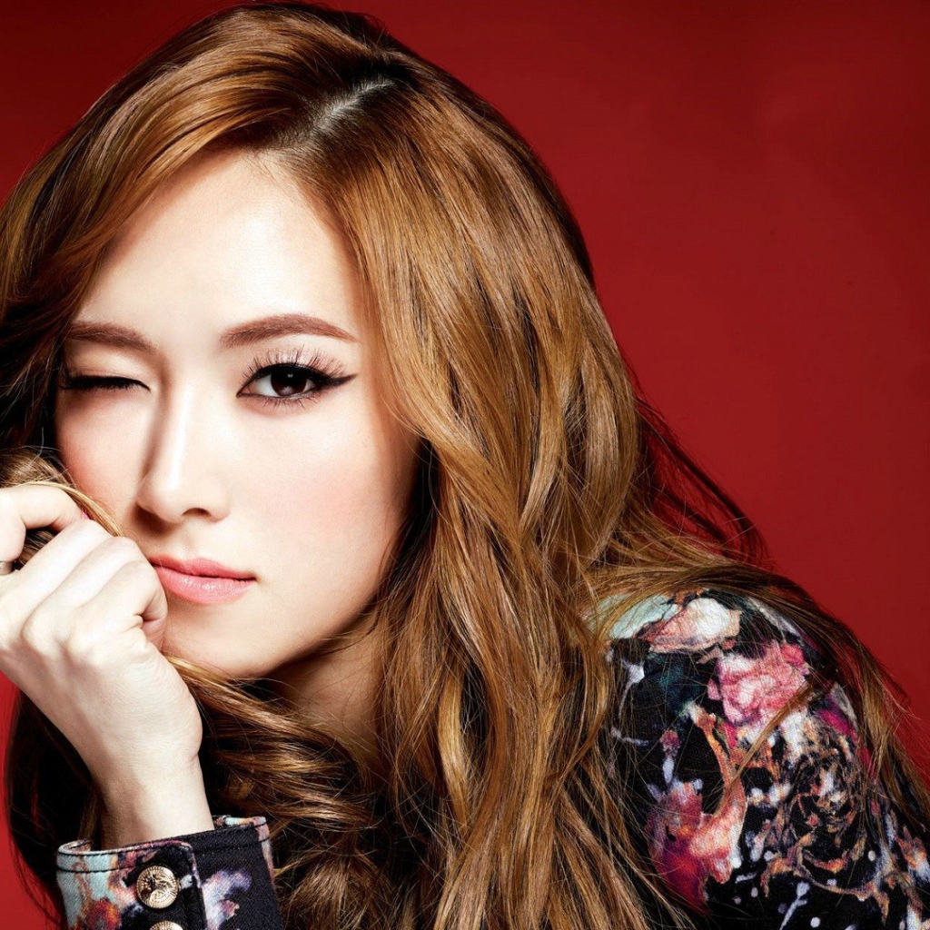 Кольцо с большим камнем