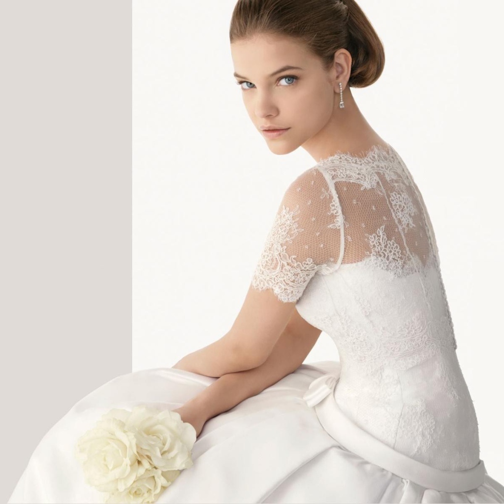 Невеста в свадебном платье