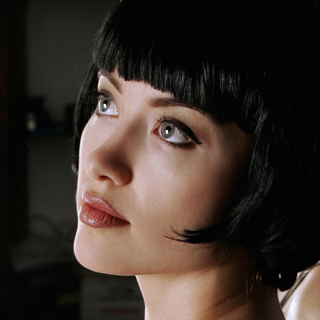 Мечтающая девушка