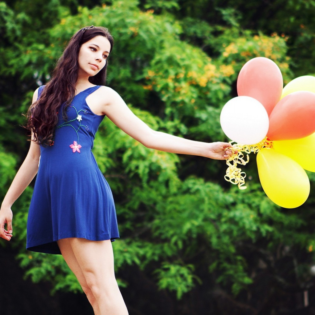 Девушка с шарами