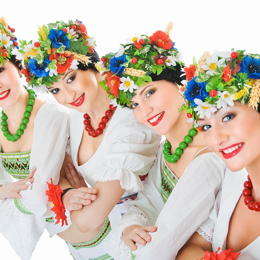 Девушки с цветами