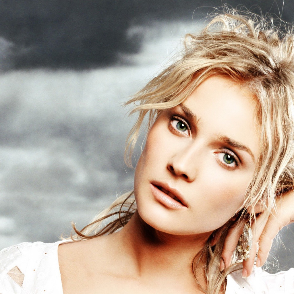 Блондинка Диане модель