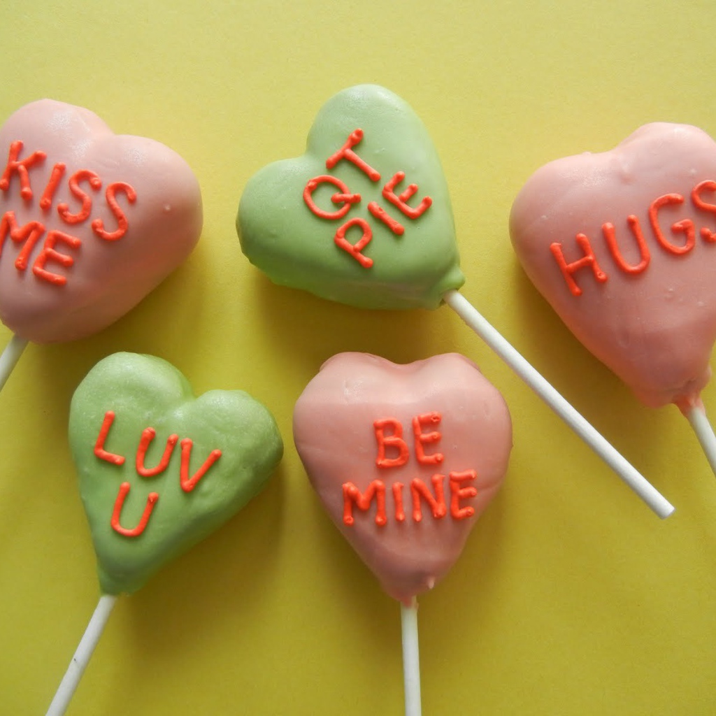 Много маленьких сердец на день рождения