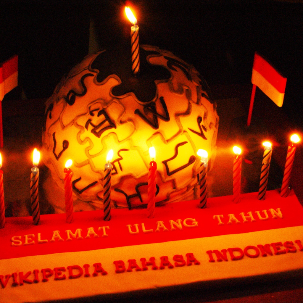 Индонезия торт на день рождения