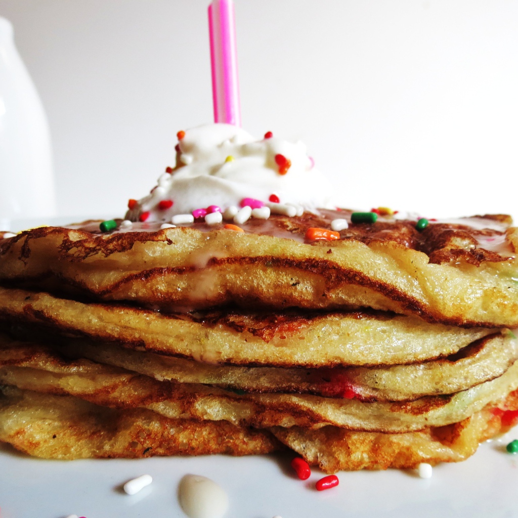 Блинчики с кремом на день рождения